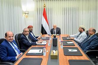اليمن وأمن البحر الأحمر.. هل تعيد مخاطر الملاحة الدولية تشكيل معادلة السلام؟