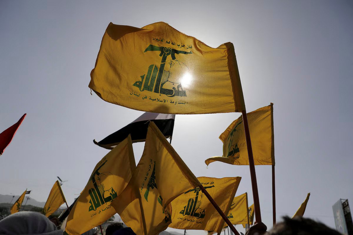 الاتجار بالبشر كأداة لتمويل حزب الله والالتفاف على العقوبات الدولية: تقاطع الجريمة المنظمة والإرهاب